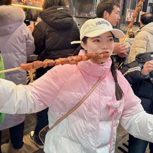 八月陈吃喝玩头像
