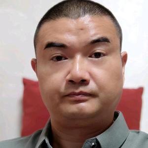 上海卧龙哥头像