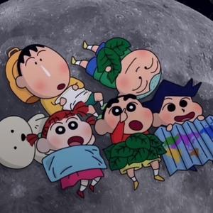一个爱看动漫的帅哥头像