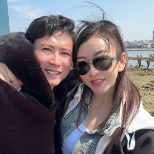 韩玉成/冰冰10号线上订婚头像