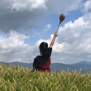 小美在打螺丝头像