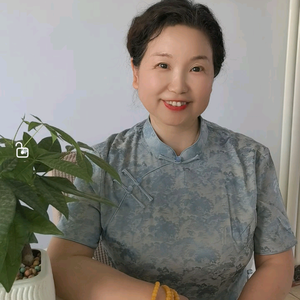 一个被网暴五年失去儿子的母亲头像