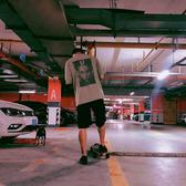 不会打AK的野马头像