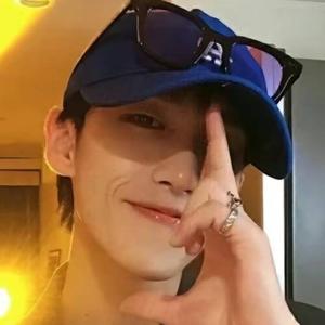 等枫停头像