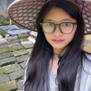 坚持运动的廷廷头像