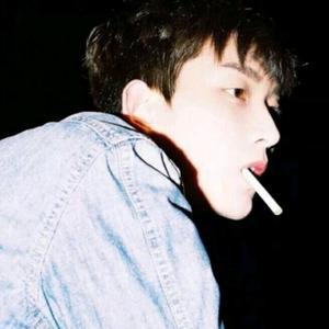 酒醉人不归狗头像